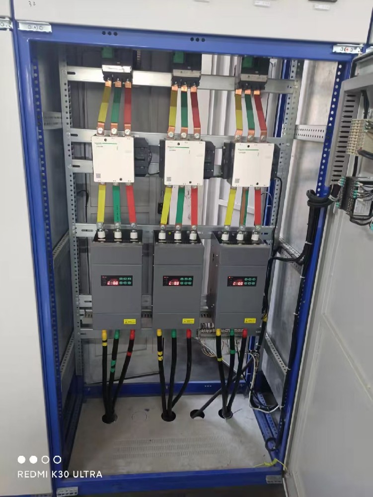 从投资回报率的角度看，，，使用电力调解器能为工厂带来哪些经济效益（如节能、提高产品质量等）？？？？？？